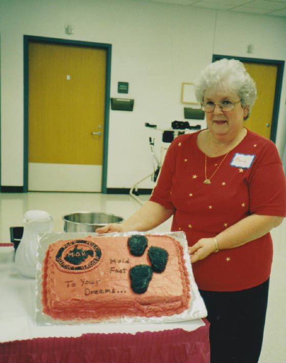 MIDOHIOVALLEY/MarieCullumwithGroup10thanniversarycakeshemade1997.jpg